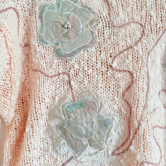 Women's Pale Pink Floral-Appliqué Crewneck Sweater - Picture 4 of 8